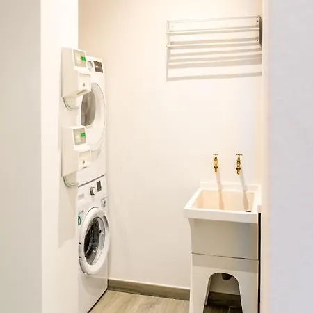 Hostel Four *