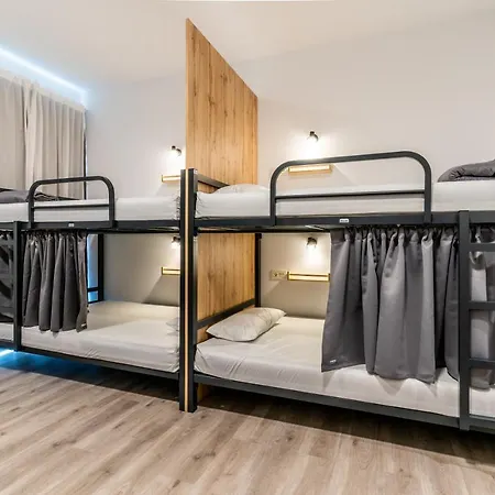 Four Hostel *